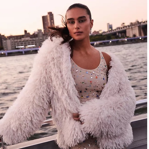 Faux-Fur Daily Practice
by Anthropologie Jacket
NWOT
COLOR- Natural White - Picture 10 of 11